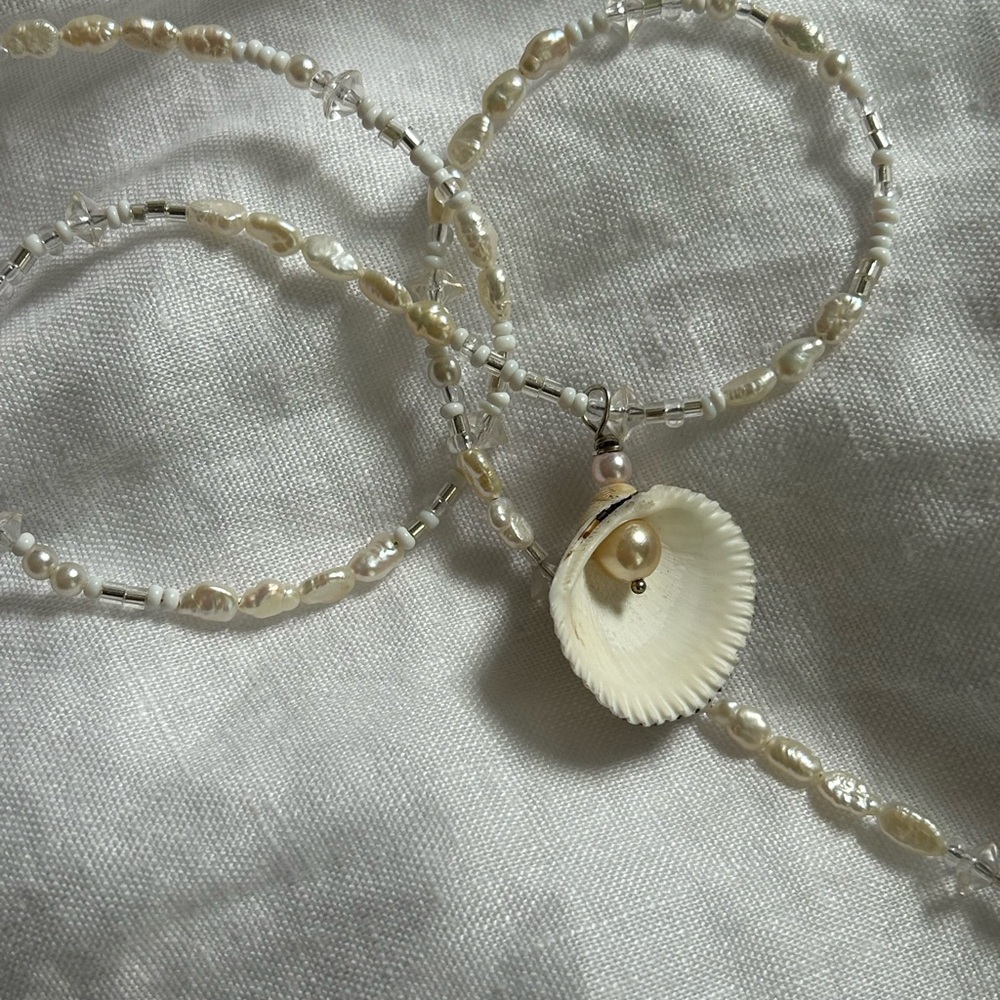 Handmade pearl shell necklace